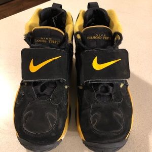 Nike Diamond Turf Size 4 1/2